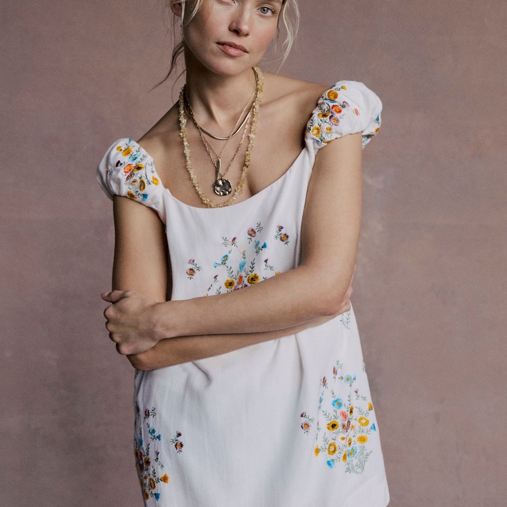 Free People Wildflower Embroidered Mini Dress Medium color- cream combo